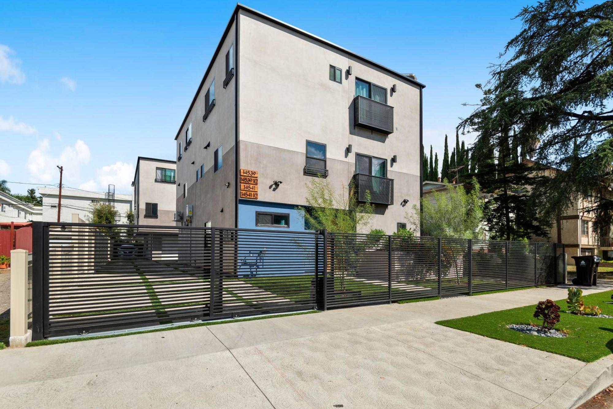Luxurious Townhome W/3 Master Suites Gated Parking Los Angeles Bagian luar foto